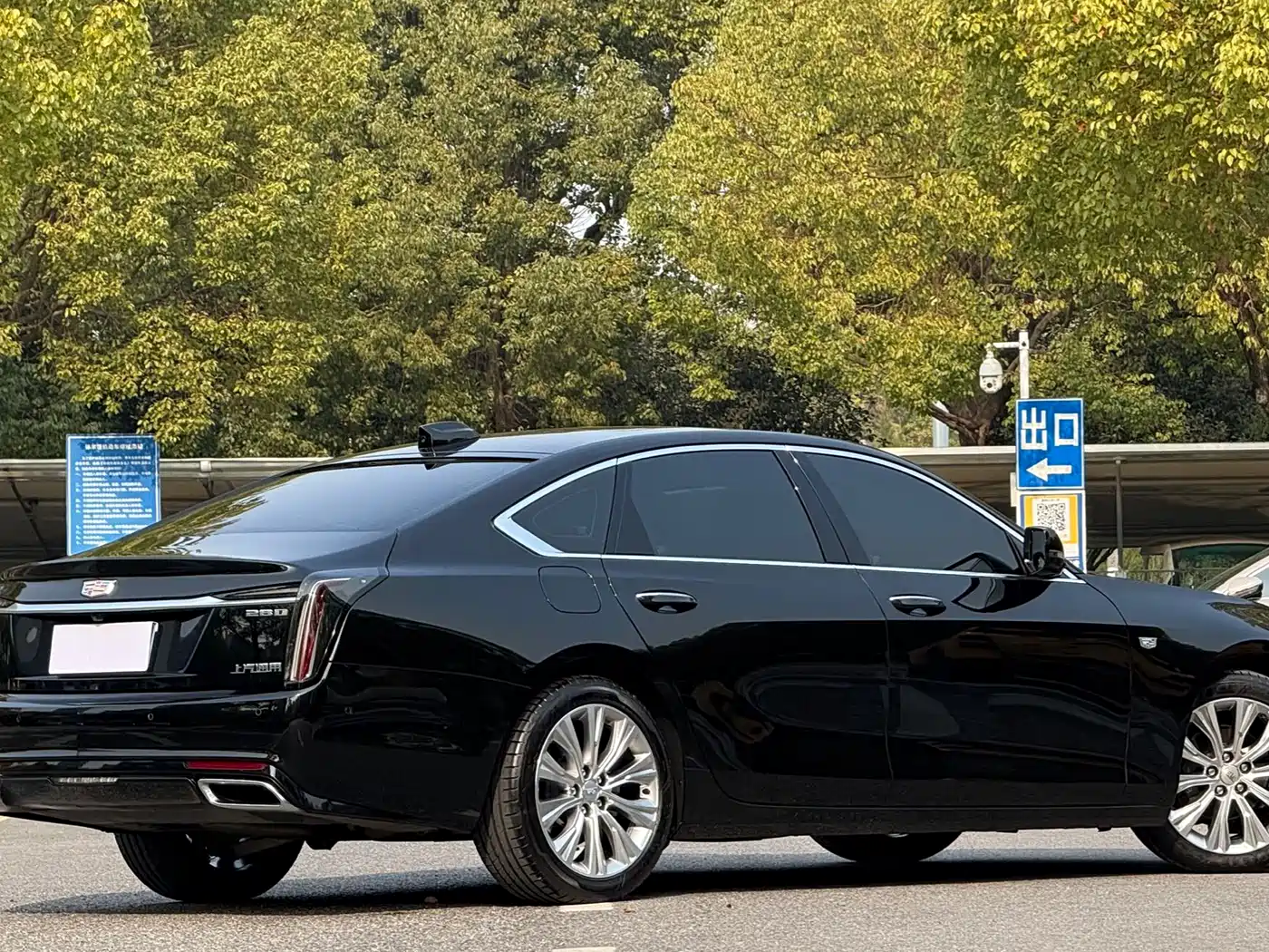 Cadillac CT6 2023 28T Platinum Model фото 4