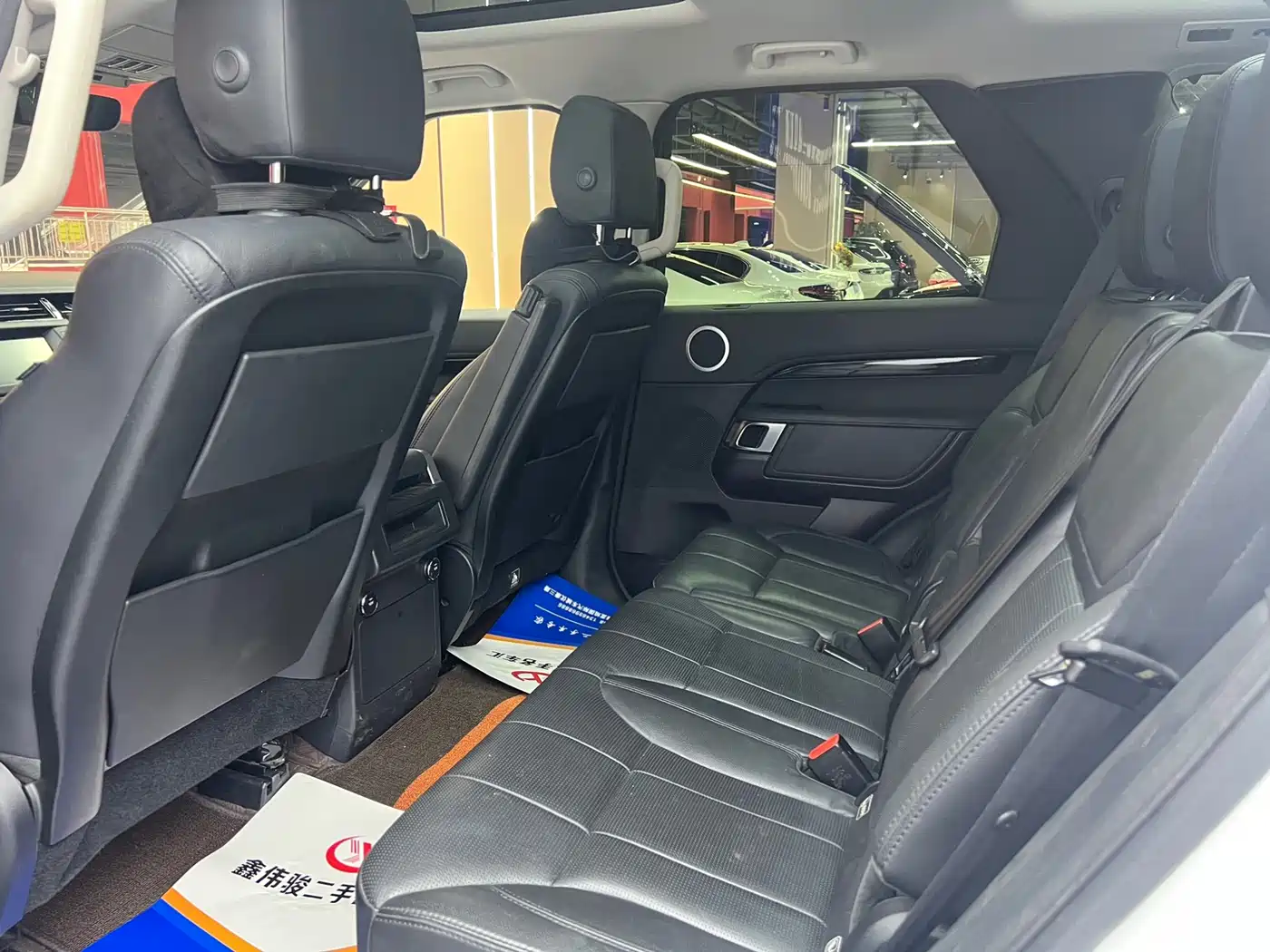 Land Rover Discovery 2017 3.0 SC V6 SE фото 10