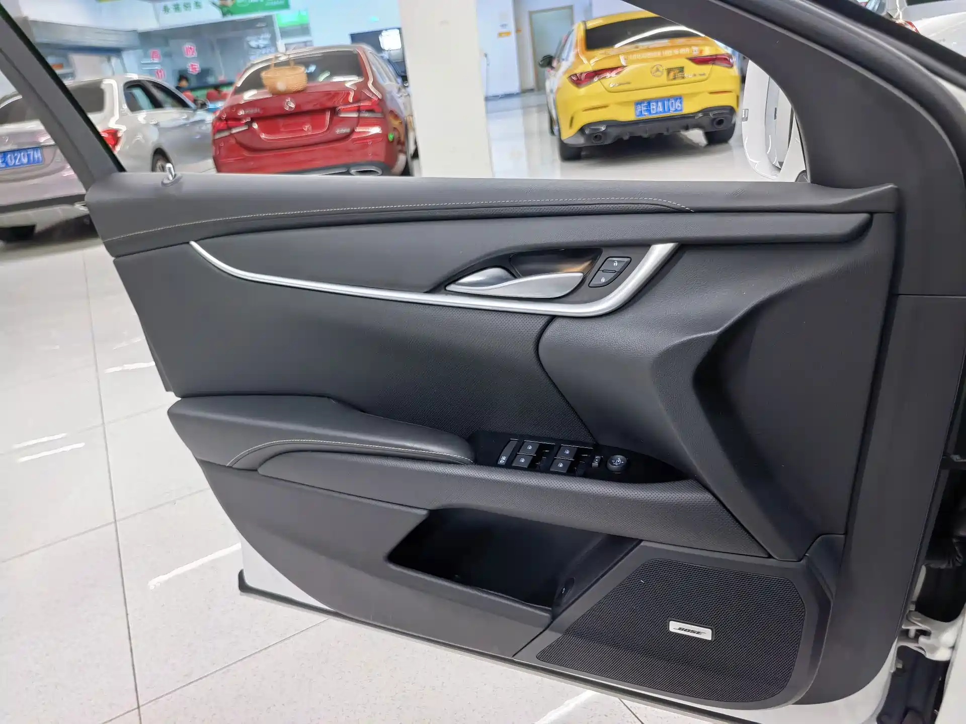 Photo 14 - Cadillac XTS