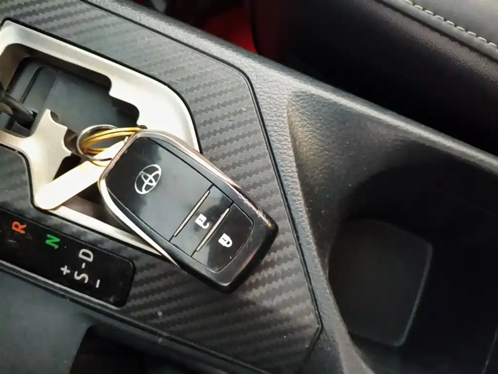 Toyota RAV4 Rongfang 2015 2.5L Automatic 4WD Elite Edition фото 9