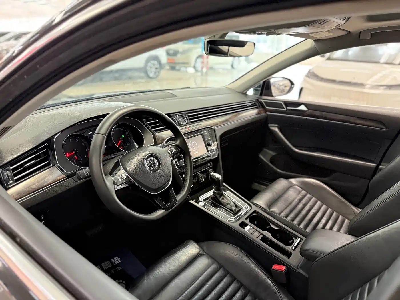 Volkswagen Magotan 2018 Facelift 330TSI DSG Luxury фото 4