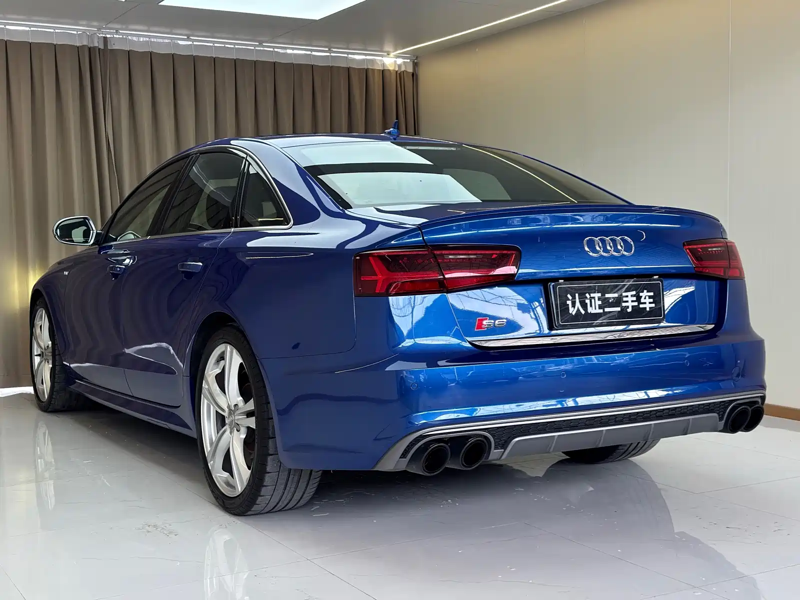 Фото 23 - Audi S6