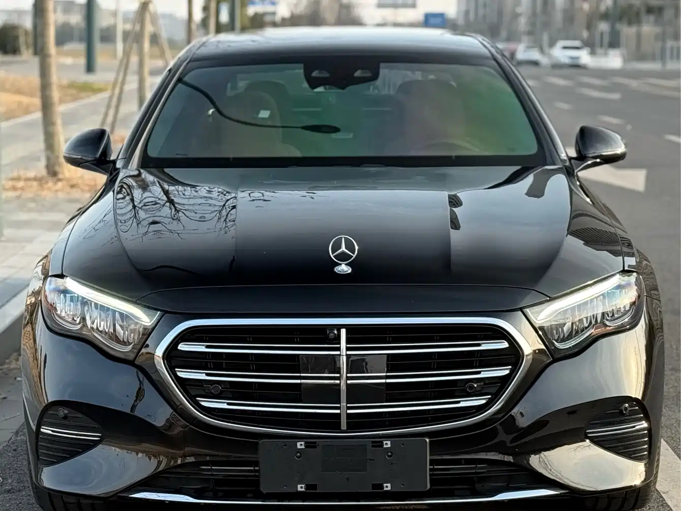 Mercedes-Benz E-Class 2024 E 300 L Fashion фото 3
