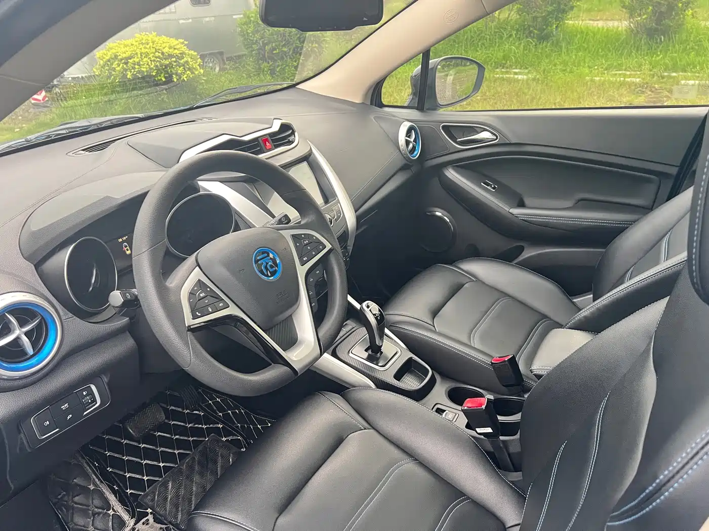 BYD Yuan New Energy 2019 2019 EV360 Smart Connected Premium Type