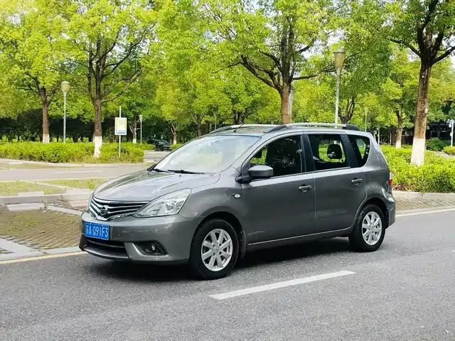  Nissan Livina 2013 1.6XE CVT Comfort