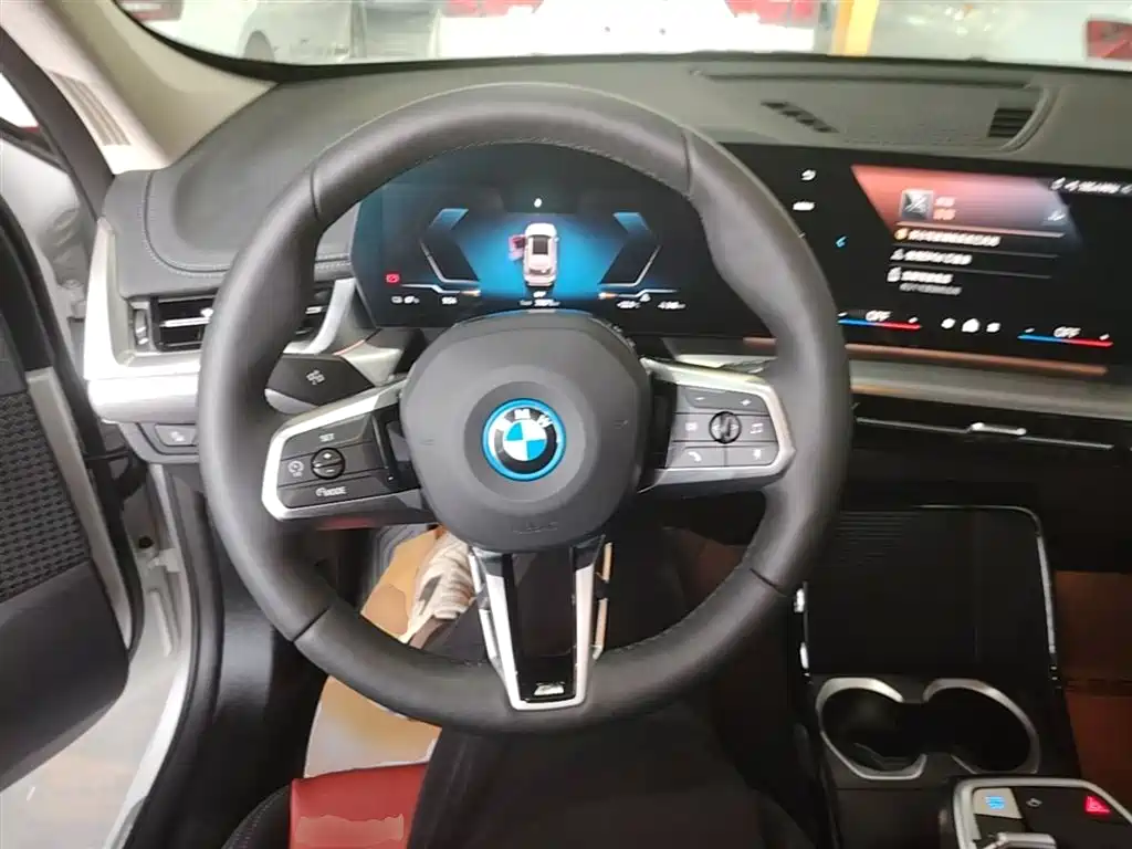 BMW iX1 2023 eDrive25L M Sport Package фото 11