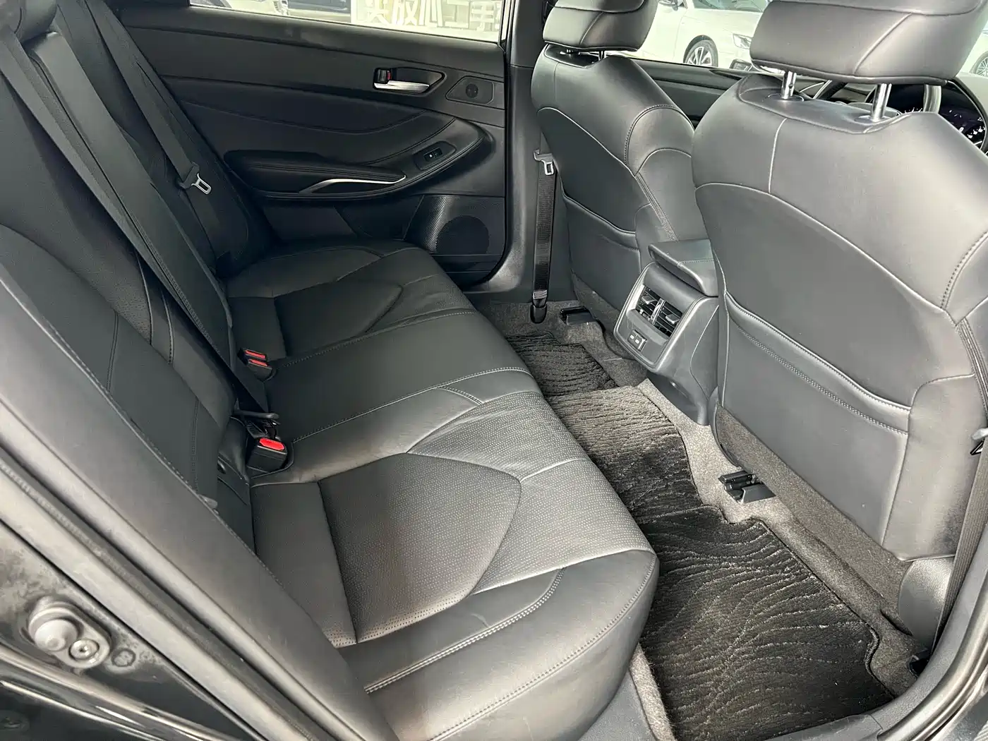 Toyota Avalon 2023 2.5L Luxury Edition фото 12