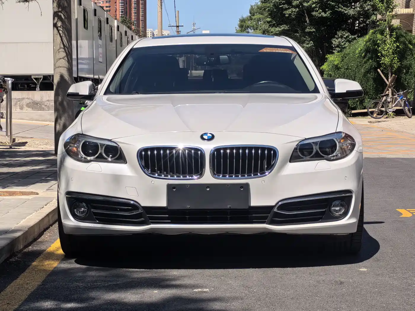 BMW 5 Series 2017 525Li Luxury Design Package фото 2