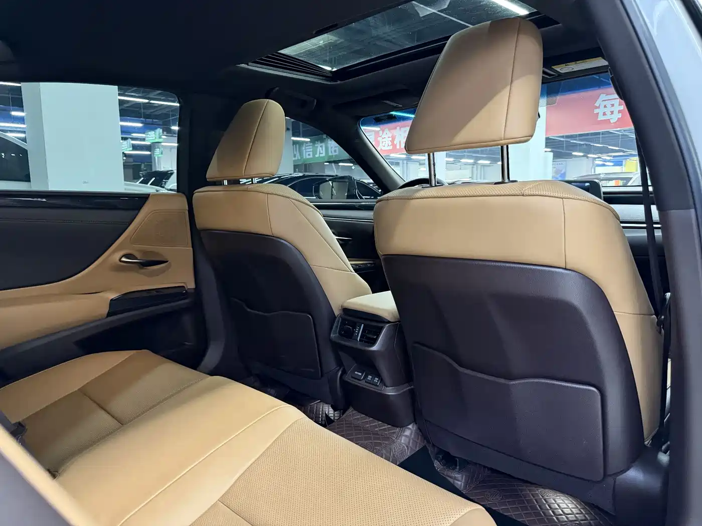 Lexus ES 2020 200 Excellence фото 9
