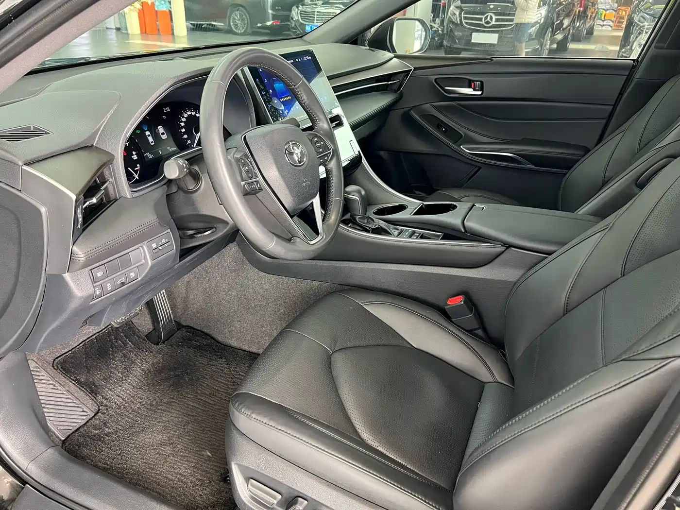 Toyota Avalon 2023 2.5L Luxury Edition фото 8