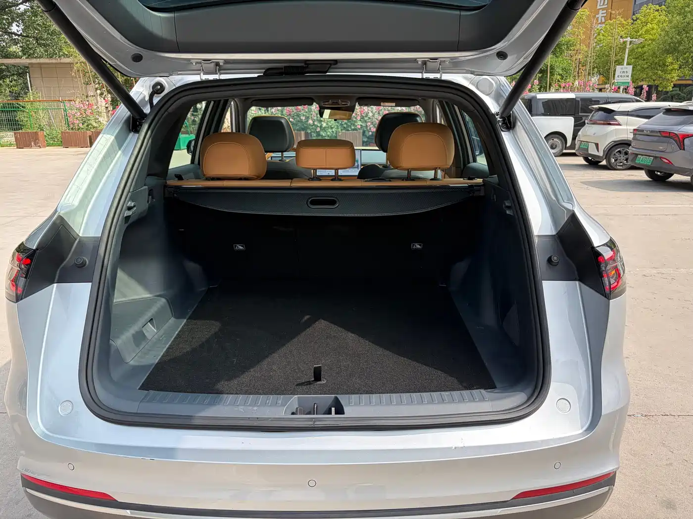 Geely Galaxy Galaxy Starship 7 EM-i 2025 Model 120km Explorer+ Edition фото 11