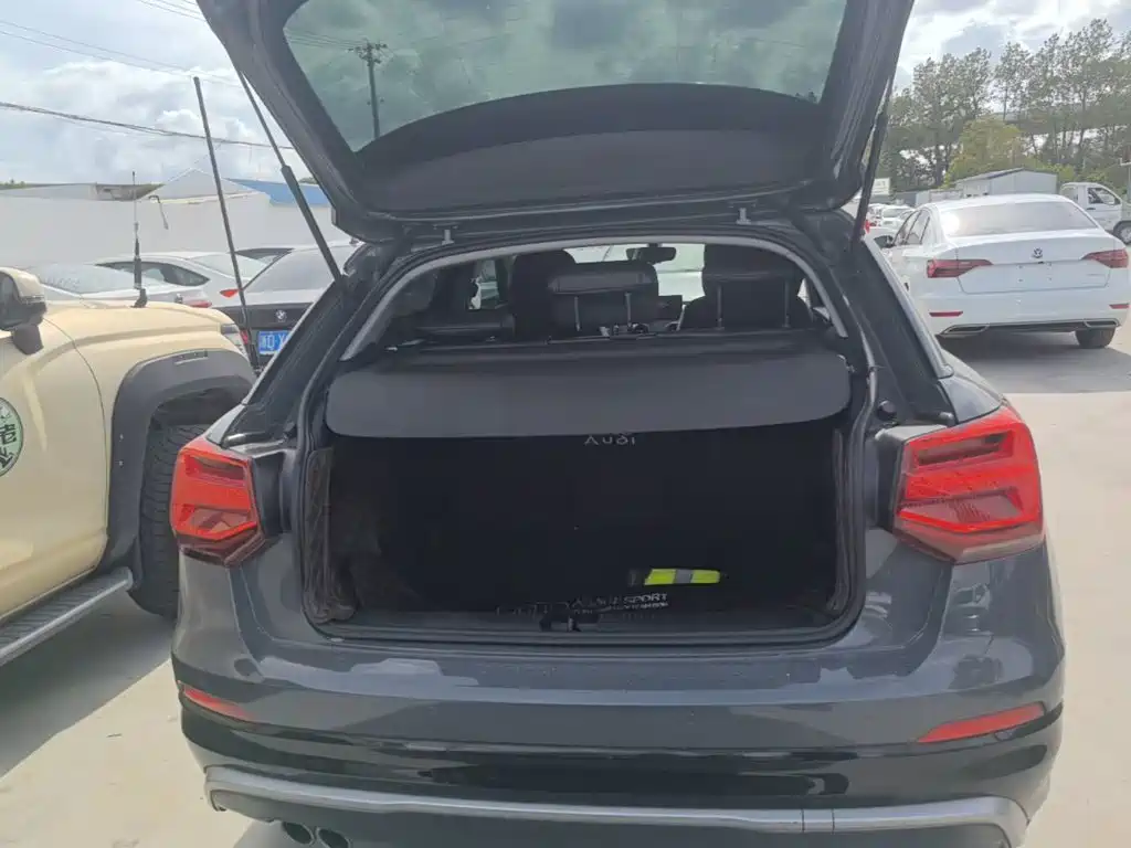 Audi Q2L 2019 2018 35 TFSI Launch Exclusive Edition China VI