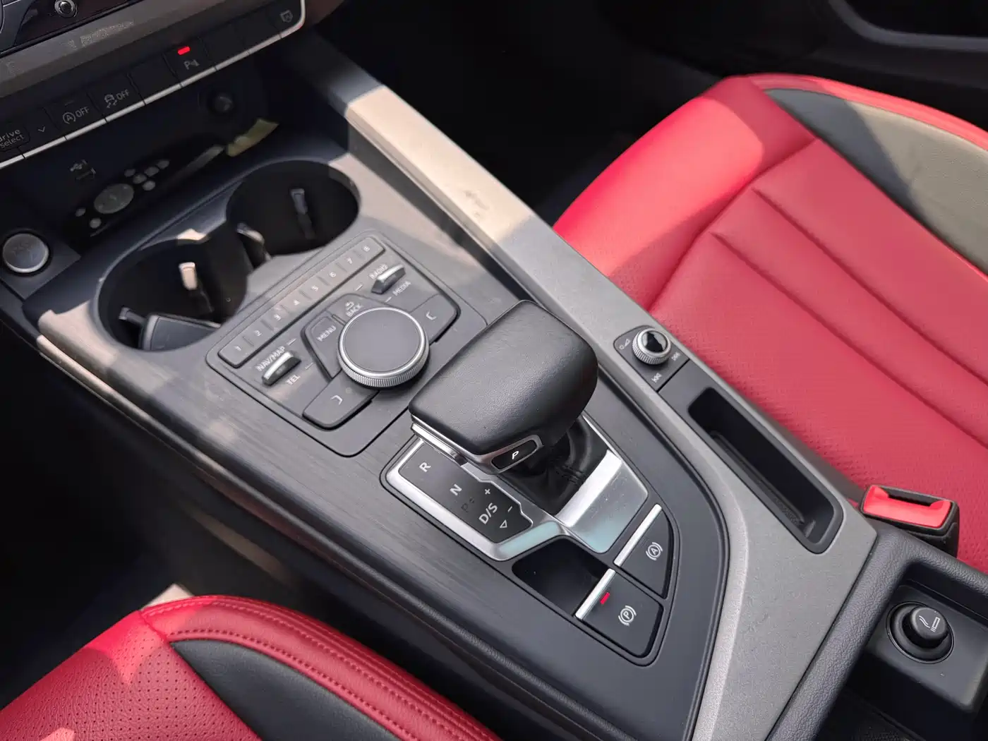Audi A4L 2019 40 TFSI Progressive (China VI) фото 21