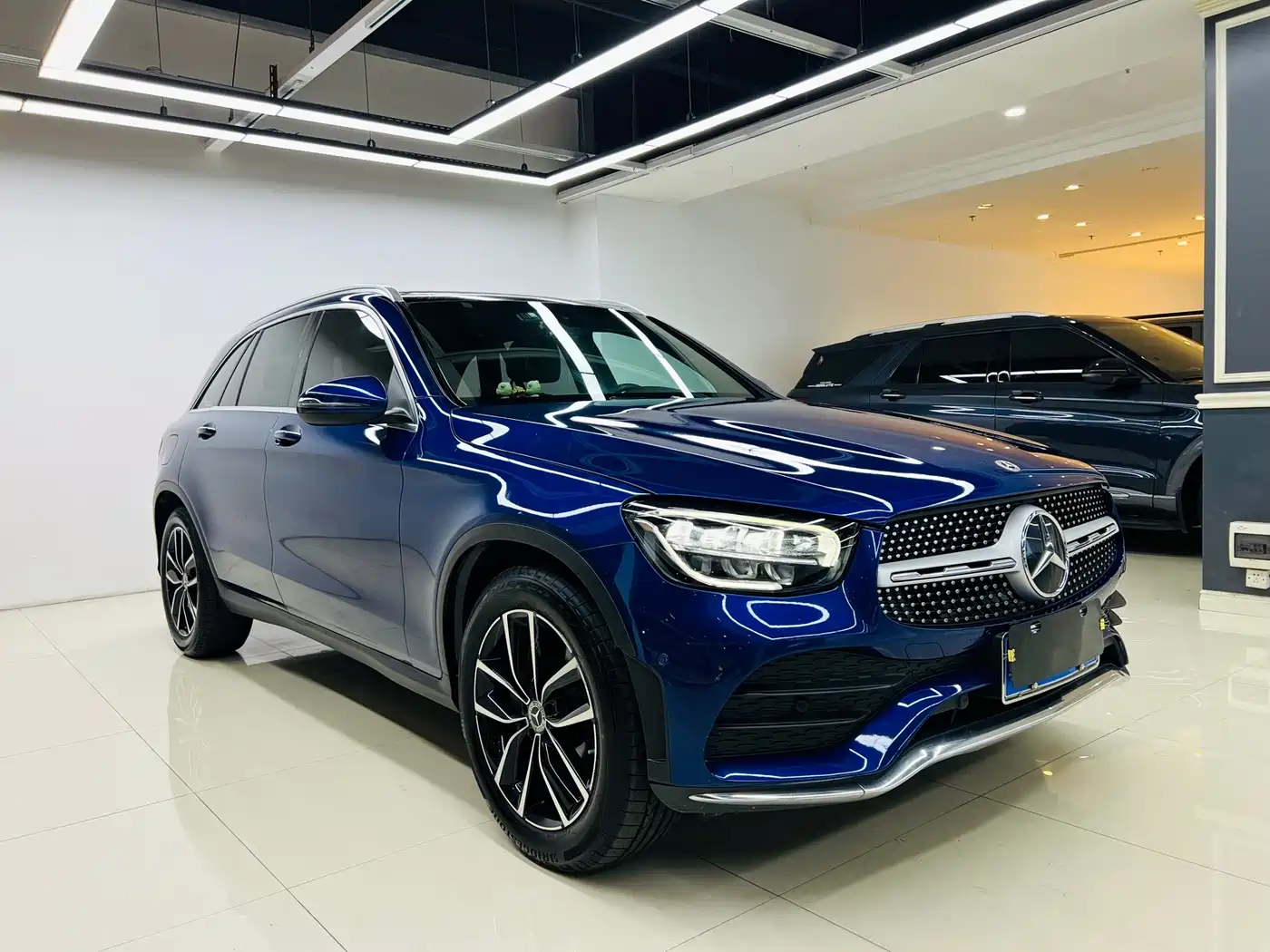 MERCEDES-BENZ GLC