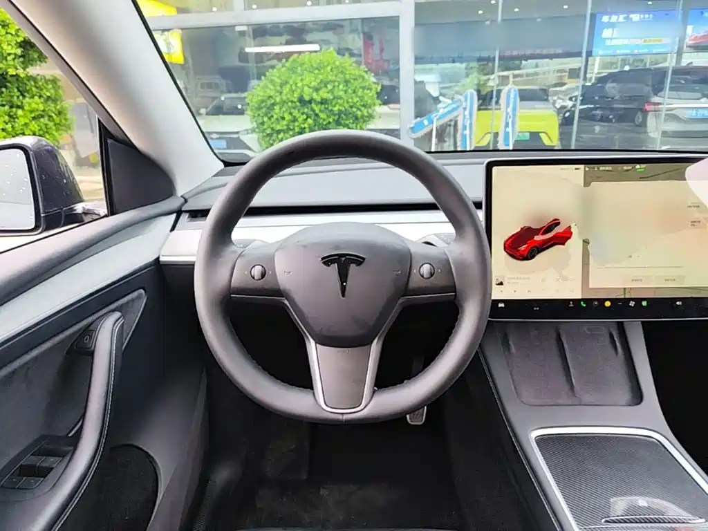 Фото 11 - Tesla Model Y