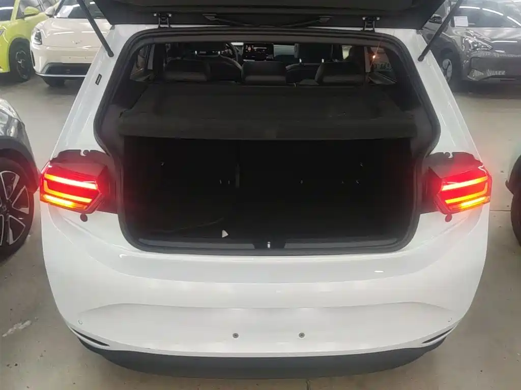 Volkswagen ID.3 2023 Pure Smart Edition фото 19