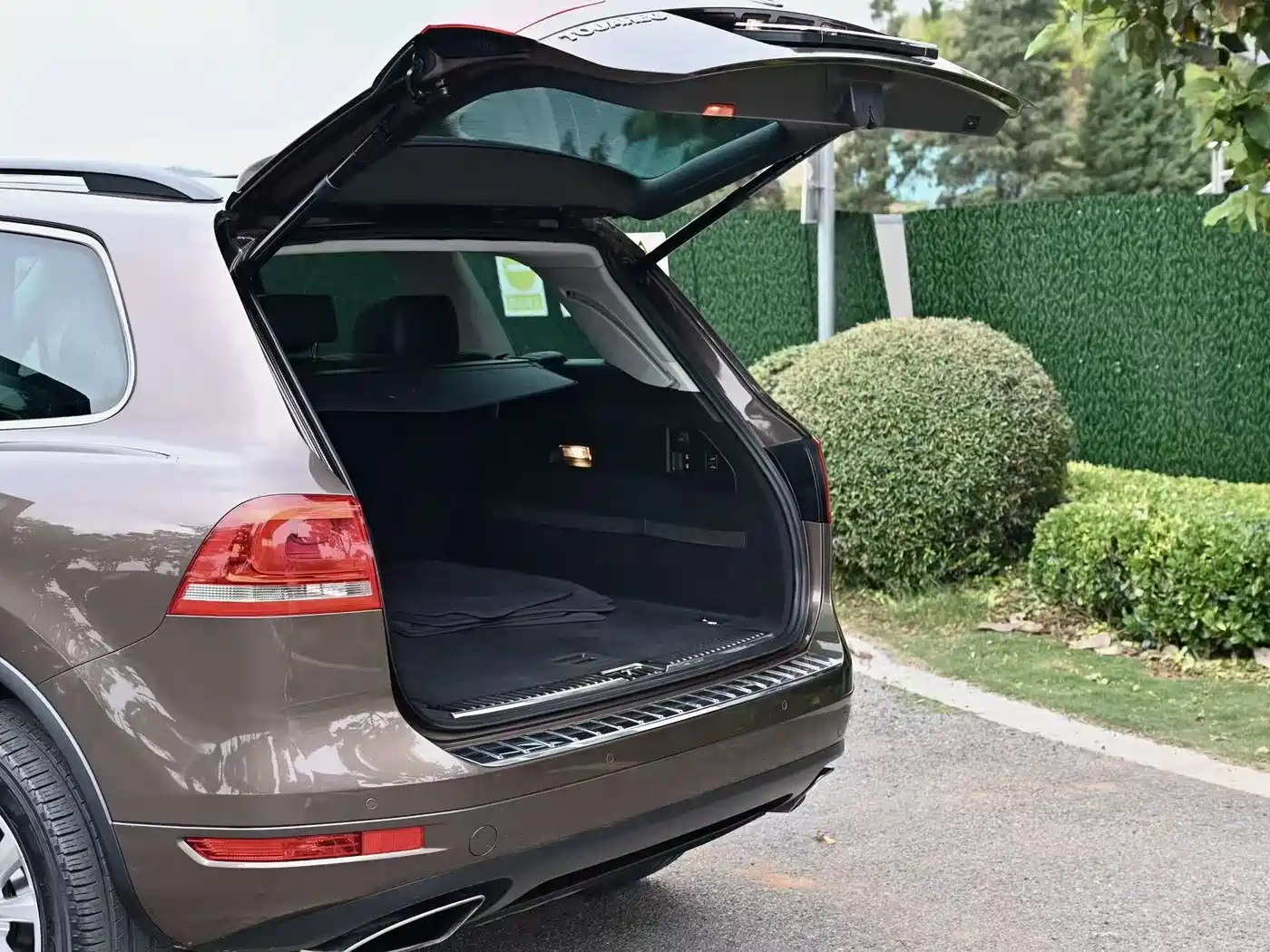 Volkswagen Touareg 2011 3.0TSI Luxury фото 11