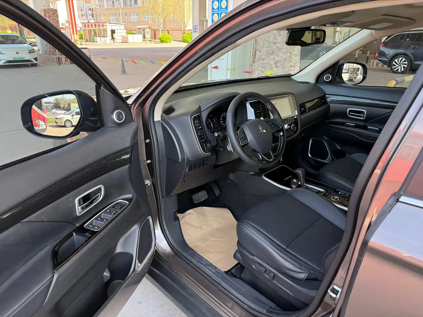 Mitsubishi Outlander 2019 2.4L 4WD Deluxe Edition 7-Seater China VI фото 6