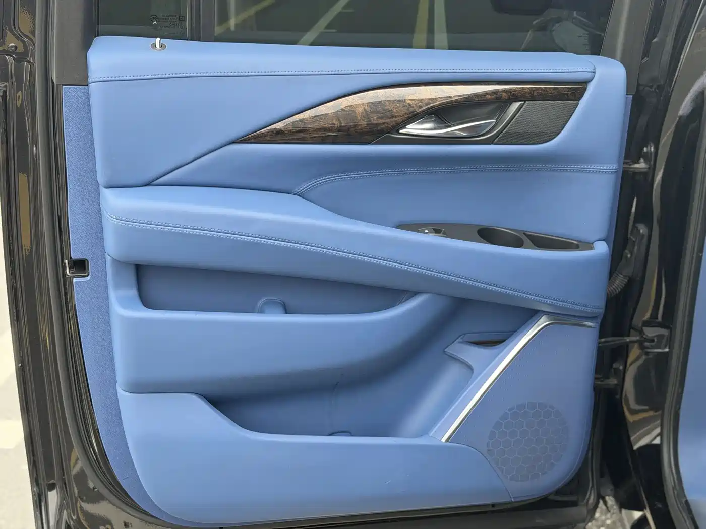 Cadillac Escalade 2020 2017 6.2L ESV Platinum Extended
