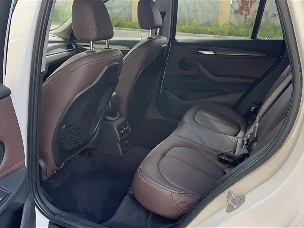 BMW X1 2016 sDrive20Li Luxury Model фото 12