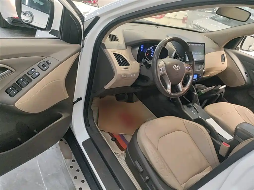 Hyundai Beijing Hyundai ix35 2015 2.0L Automatic 2WD Smart Type China IV фото 16