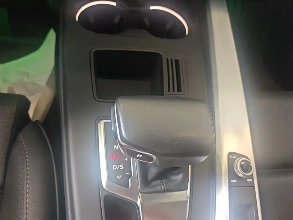 Audi A4L 2020 40 TFSI Fashion Dynamic Edition фото 14