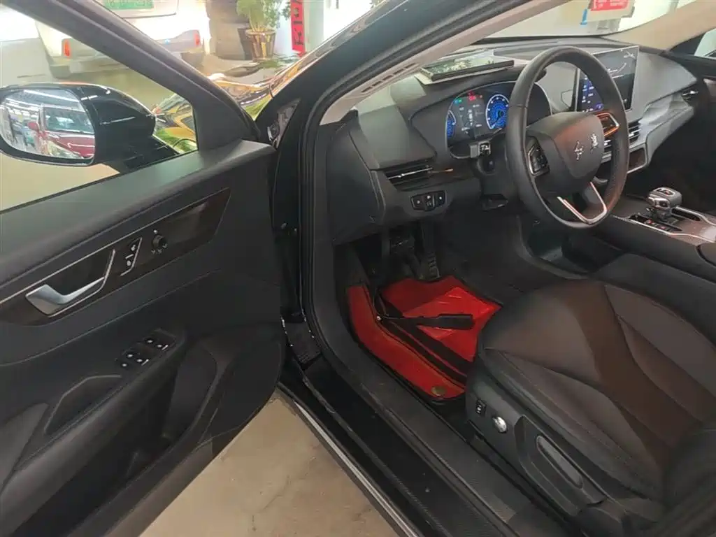 Hongqi E-QM5 2021 Ride-hailing Charging T3 Edition 5-seater фото 16