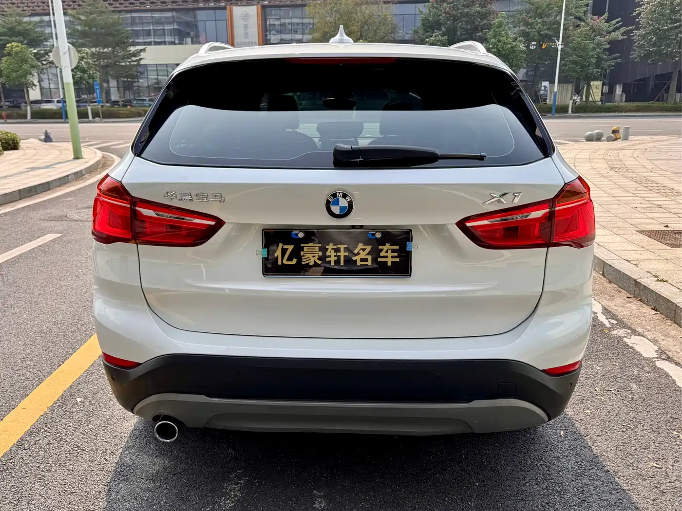 BMW X1 2016 sDrive18Li Premium Model фото 5