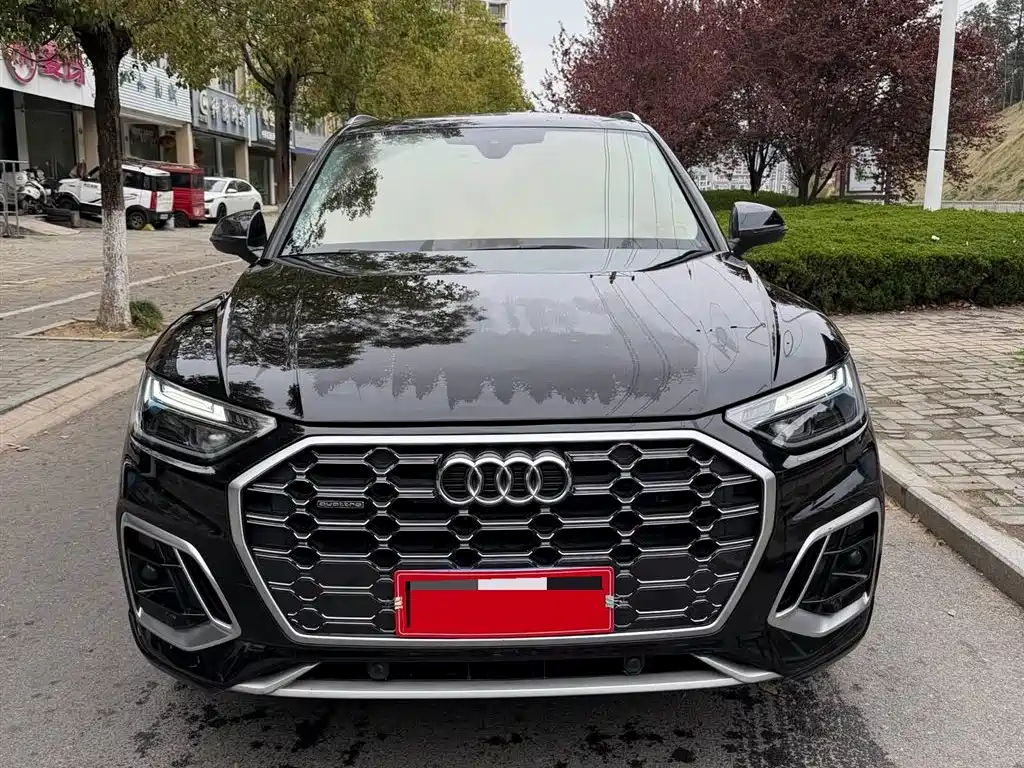 Audi Q5L 2022 40T Luxury Dynamic фото 2
