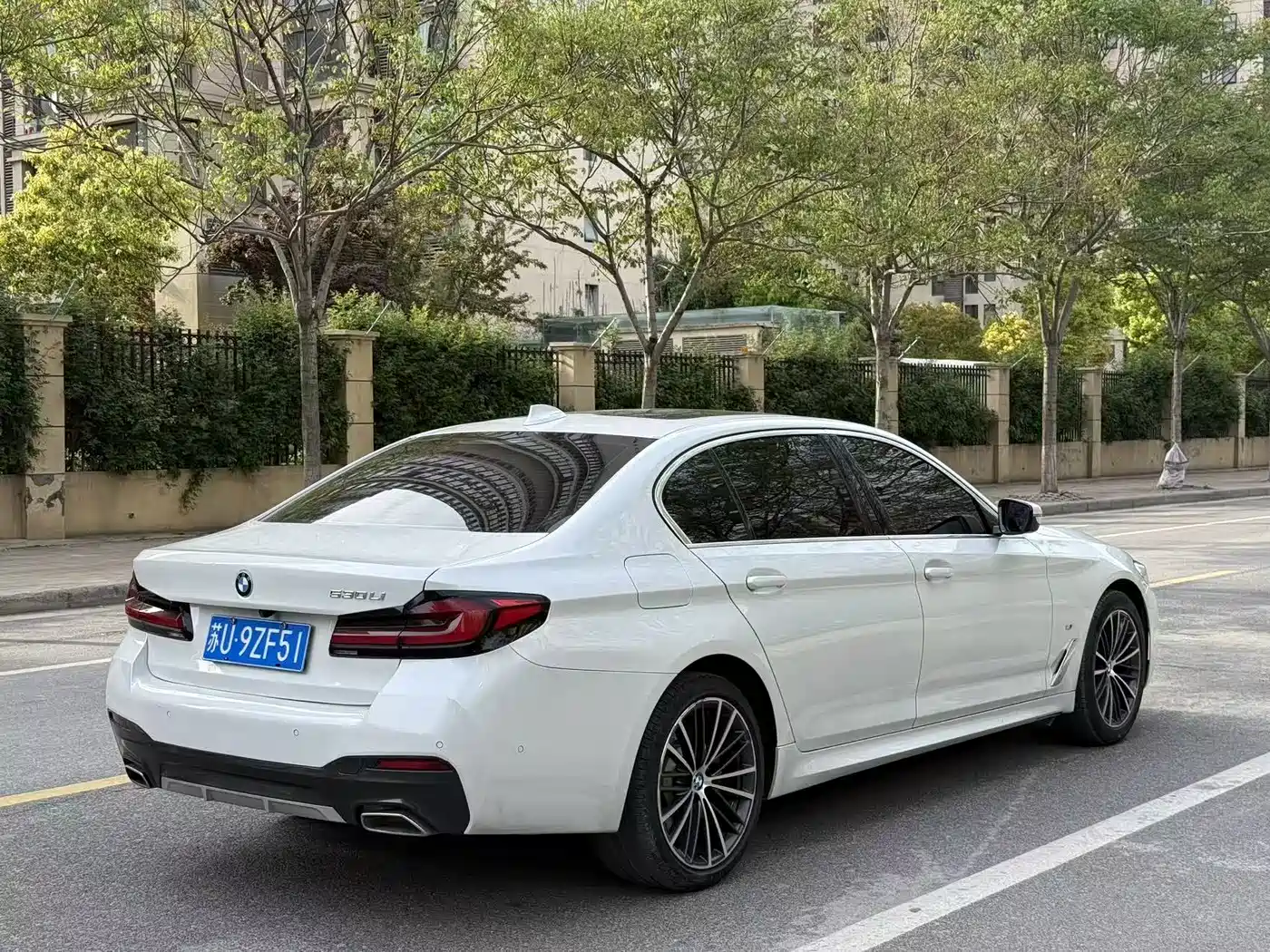 BMW 5 SERIES