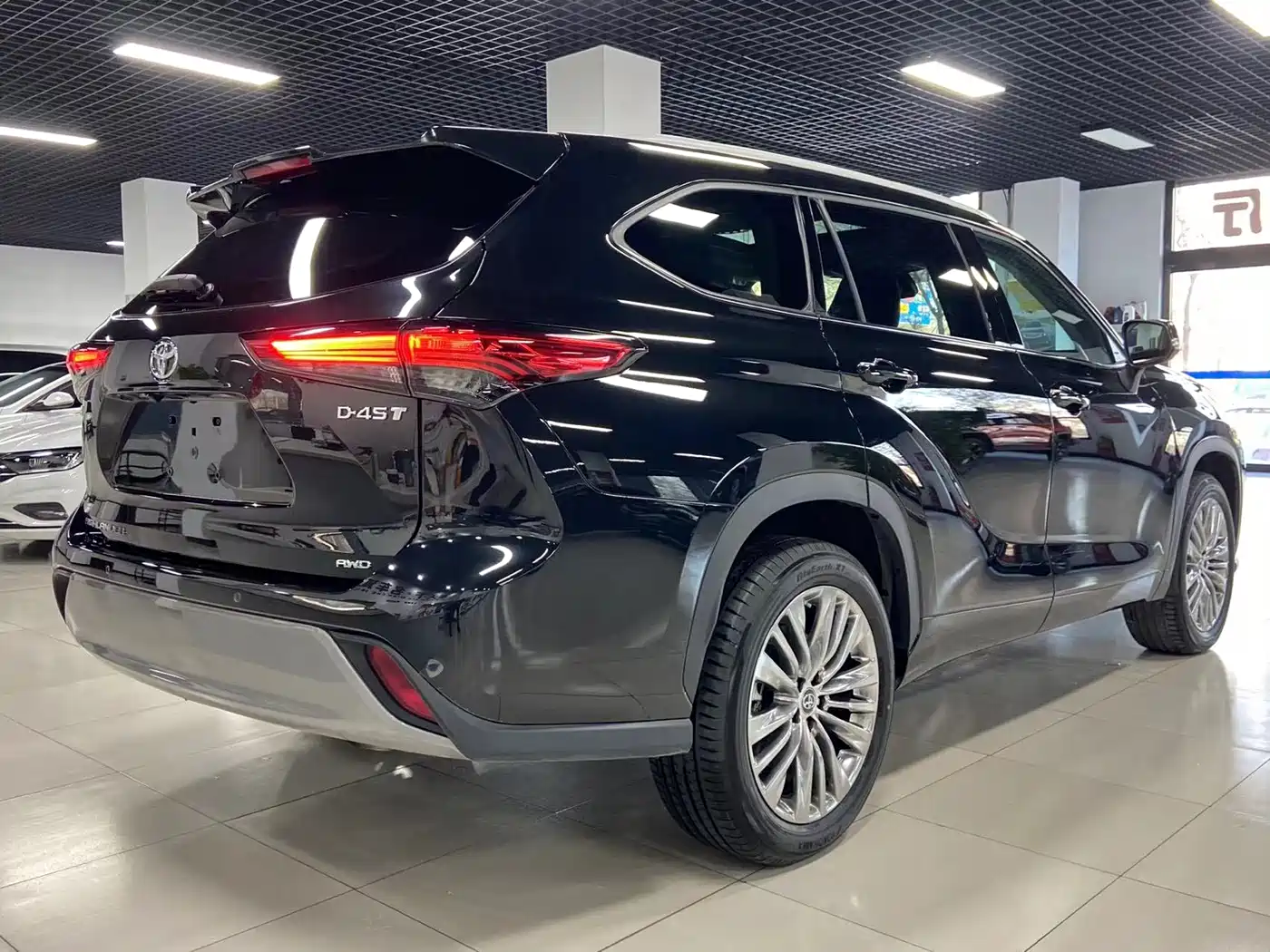 TOYOTA HIGHLANDER