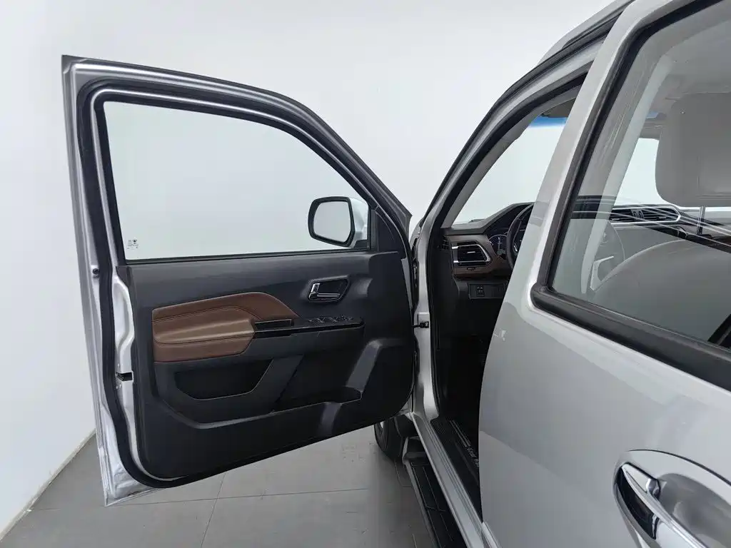 Great Wall Fengjun 6 2017 2017 2.0T Diesel 4WD Navigator 4D20D