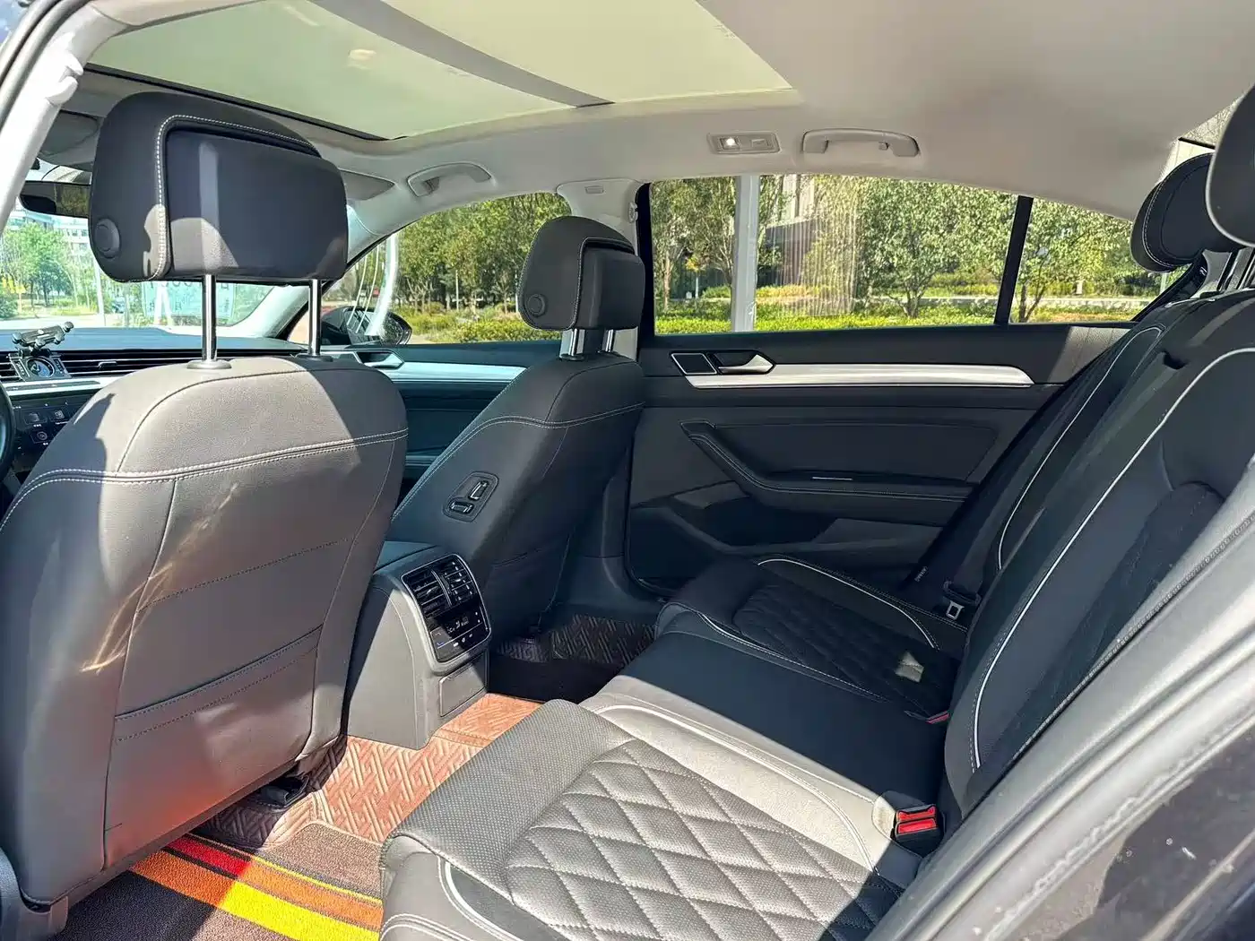 Volkswagen Magotan GTE Plug-in Hybrid 2022 GTE Luxury фото 8