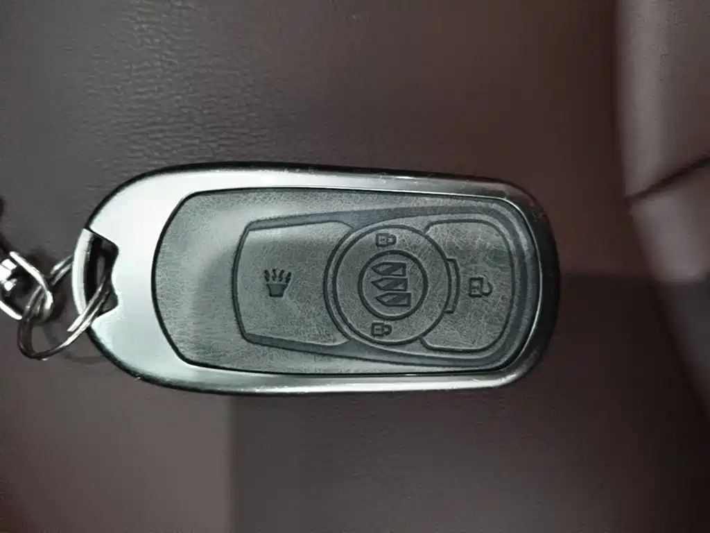 Фото 9 - Buick Envision Plus