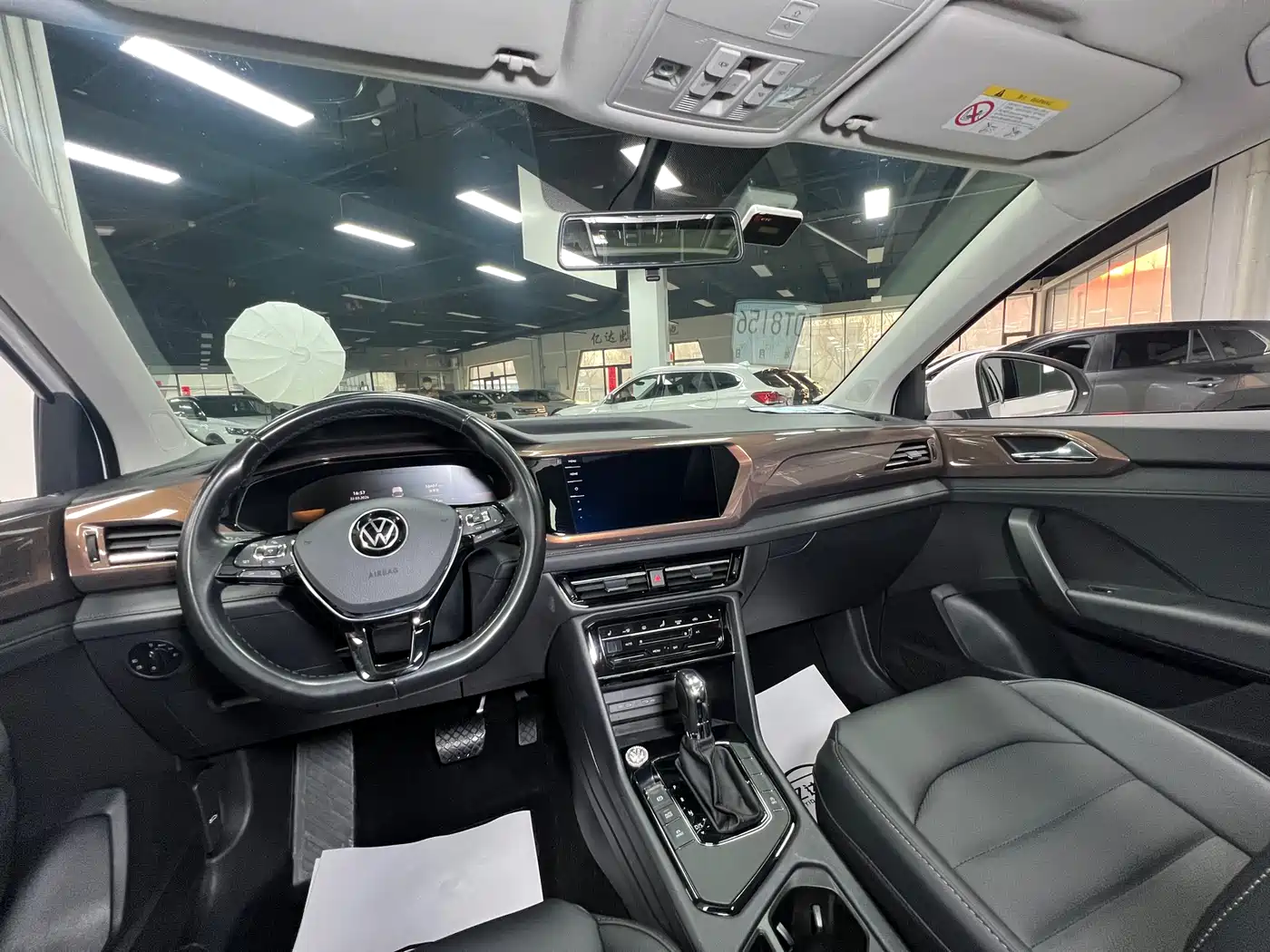 Volkswagen Tharu 2022 280TSI FWD Luxury Edition фото 22