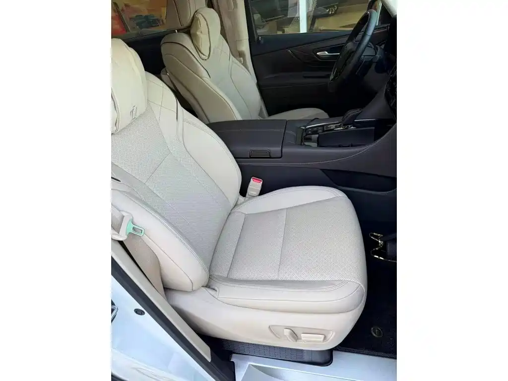 Фото 4 - Toyota Vellfire