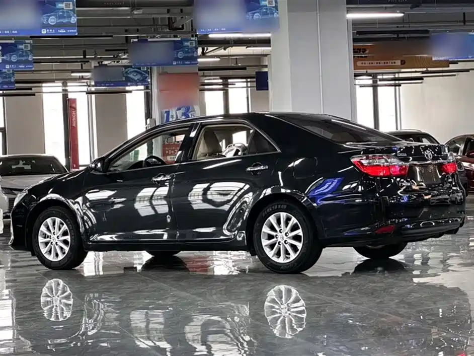 Toyota Camry 2016 2.0G 10th Anniversary Leading Edition фото 25