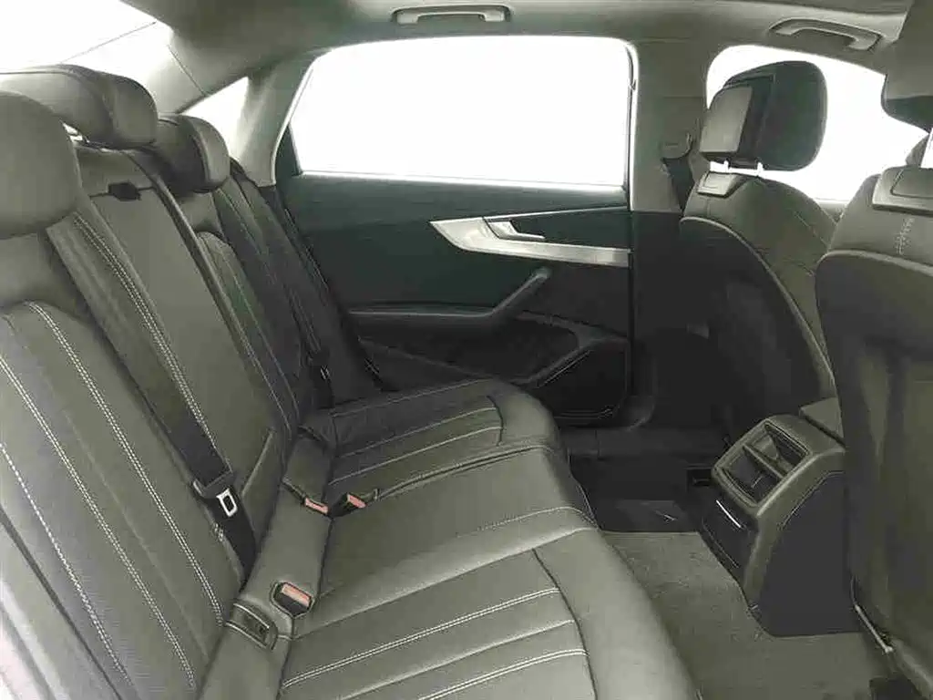 Audi A4L 2024 40 TFSI Fashion Dynamic фото 7