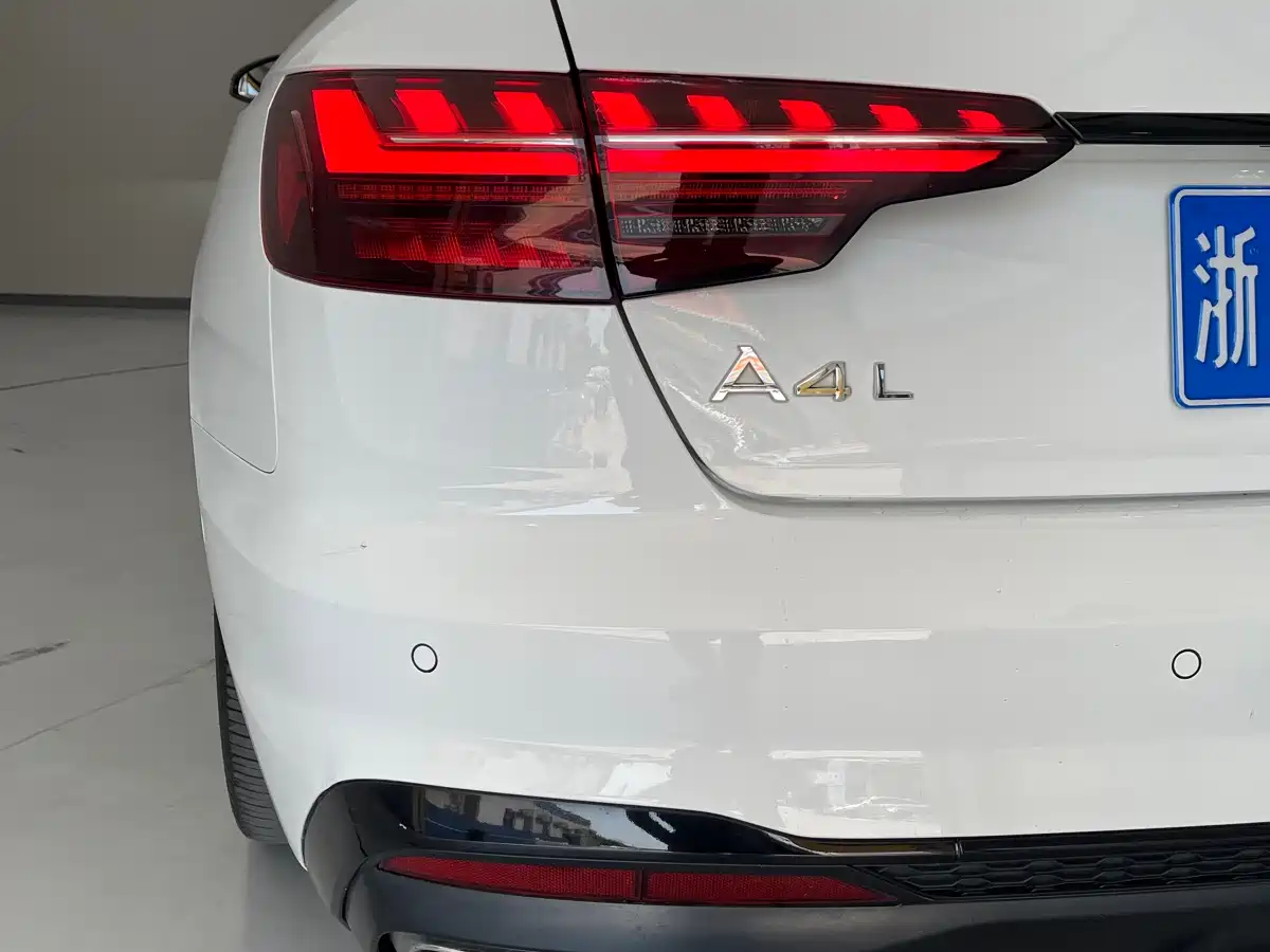 Audi A4L 2022 40 TFSI Luxury Dynamic фото 11