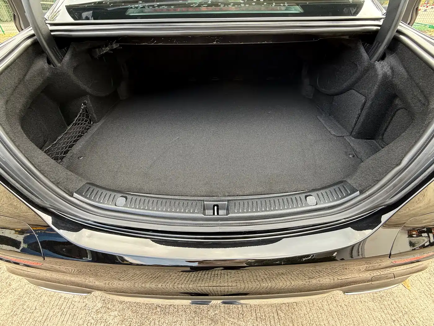 Mercedes-Benz E-Class New Energy 2022 Facelift II E 350 e L Plug-in Hybrid Sports Sedan фото 12
