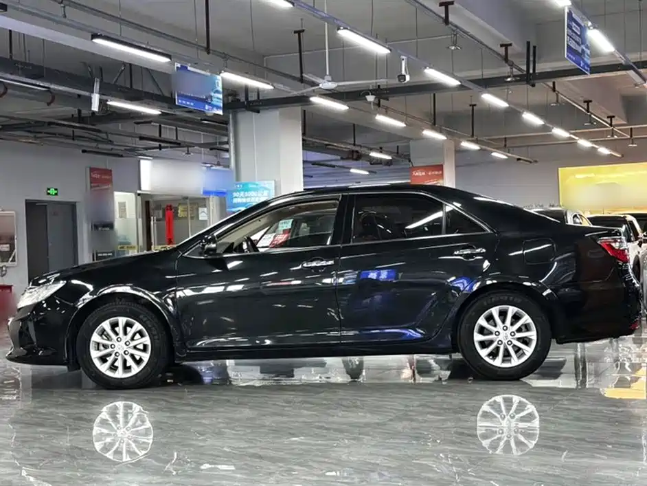 Toyota Camry 2016 2.0G 10th Anniversary Leading Edition фото 24