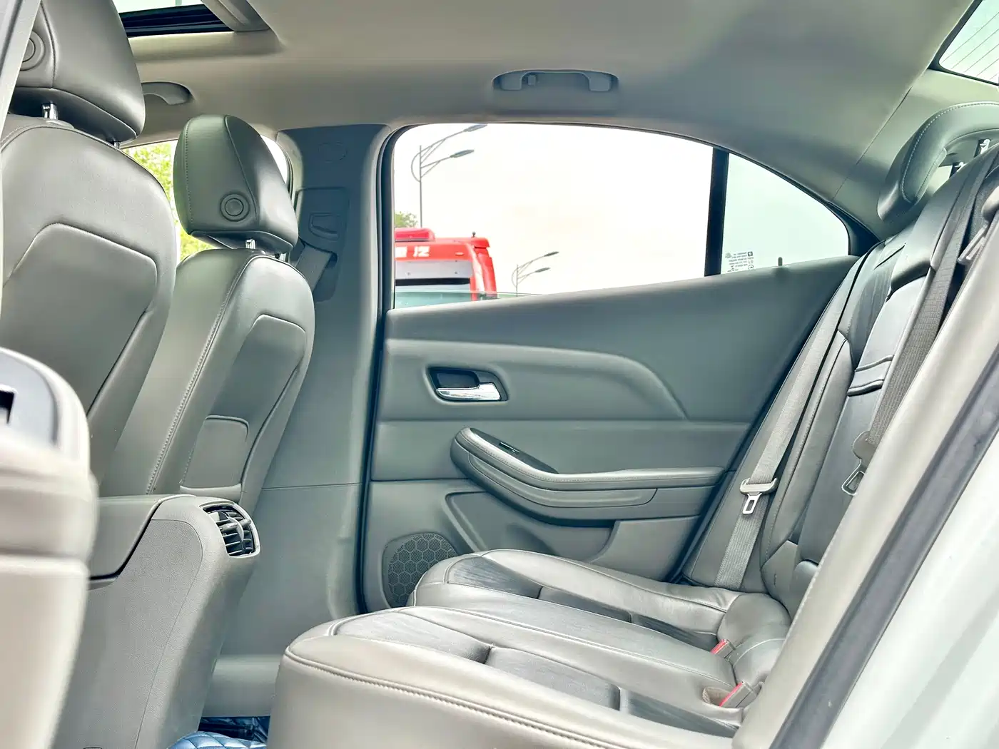 Chevrolet Malibu 2014 2.0L Automatic Luxury фото 38