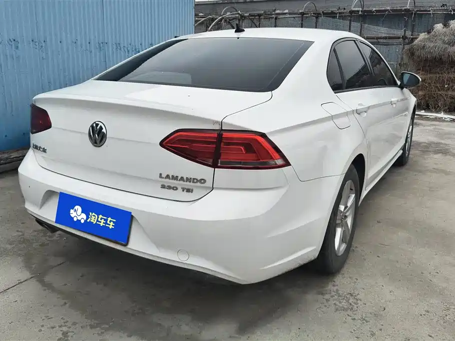 Volkswagen Lamando 2015 230TSI DSG Style фото 3