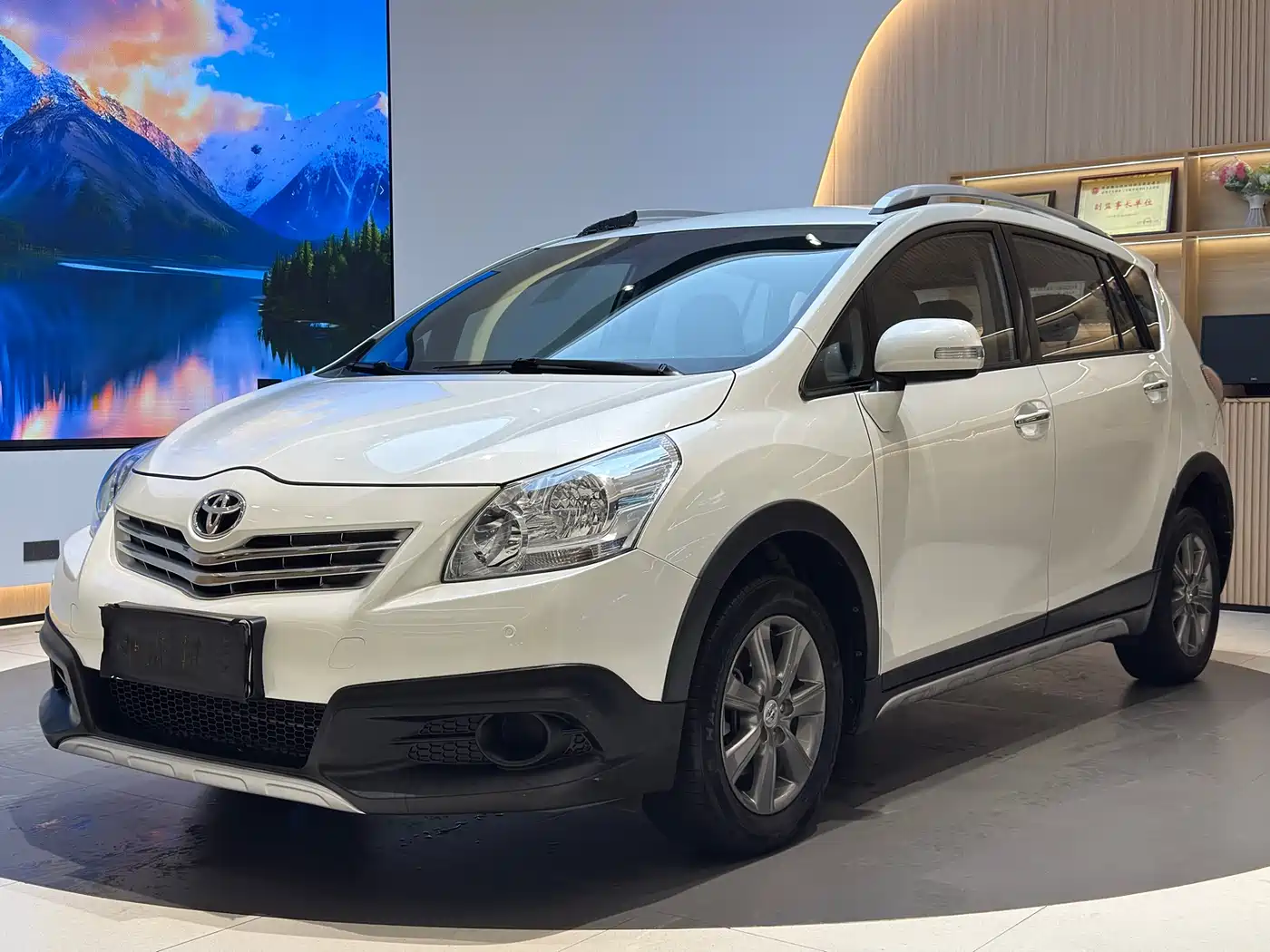 Toyota E'Z 2015 180E CVT Crossover Edition