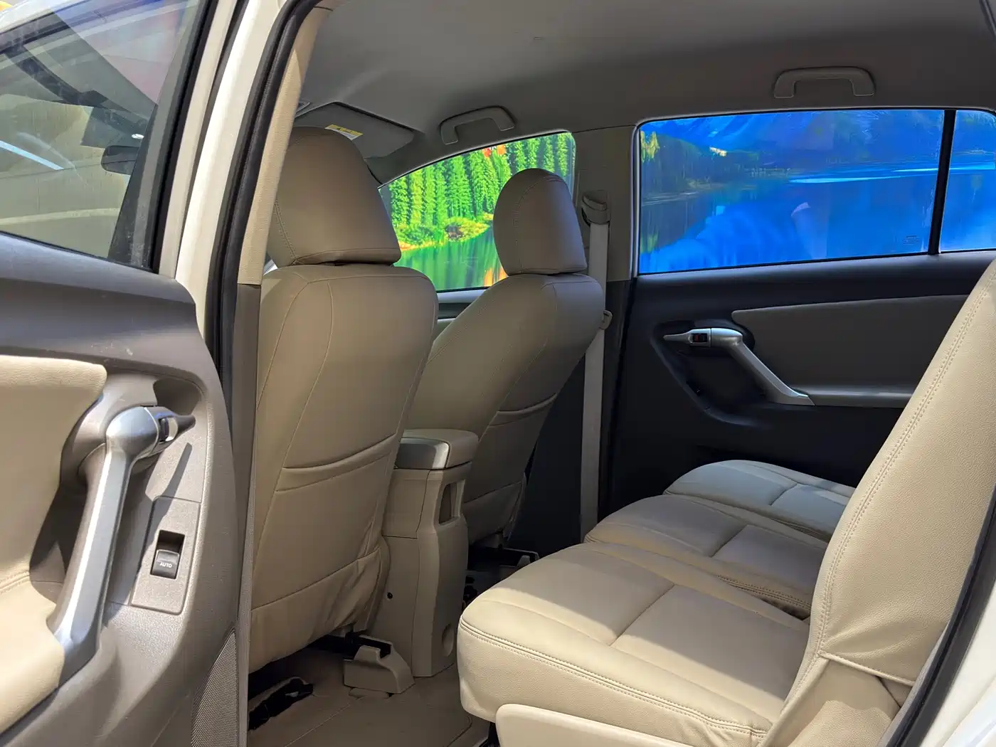 Toyota E'Z 2015 180E CVT Crossover Edition фото 11