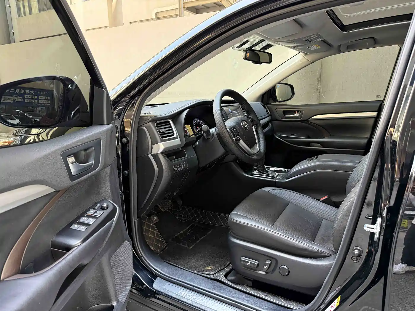 Toyota Highlander 2017 2.0T 4WD Premium 7-Seater фото 8
