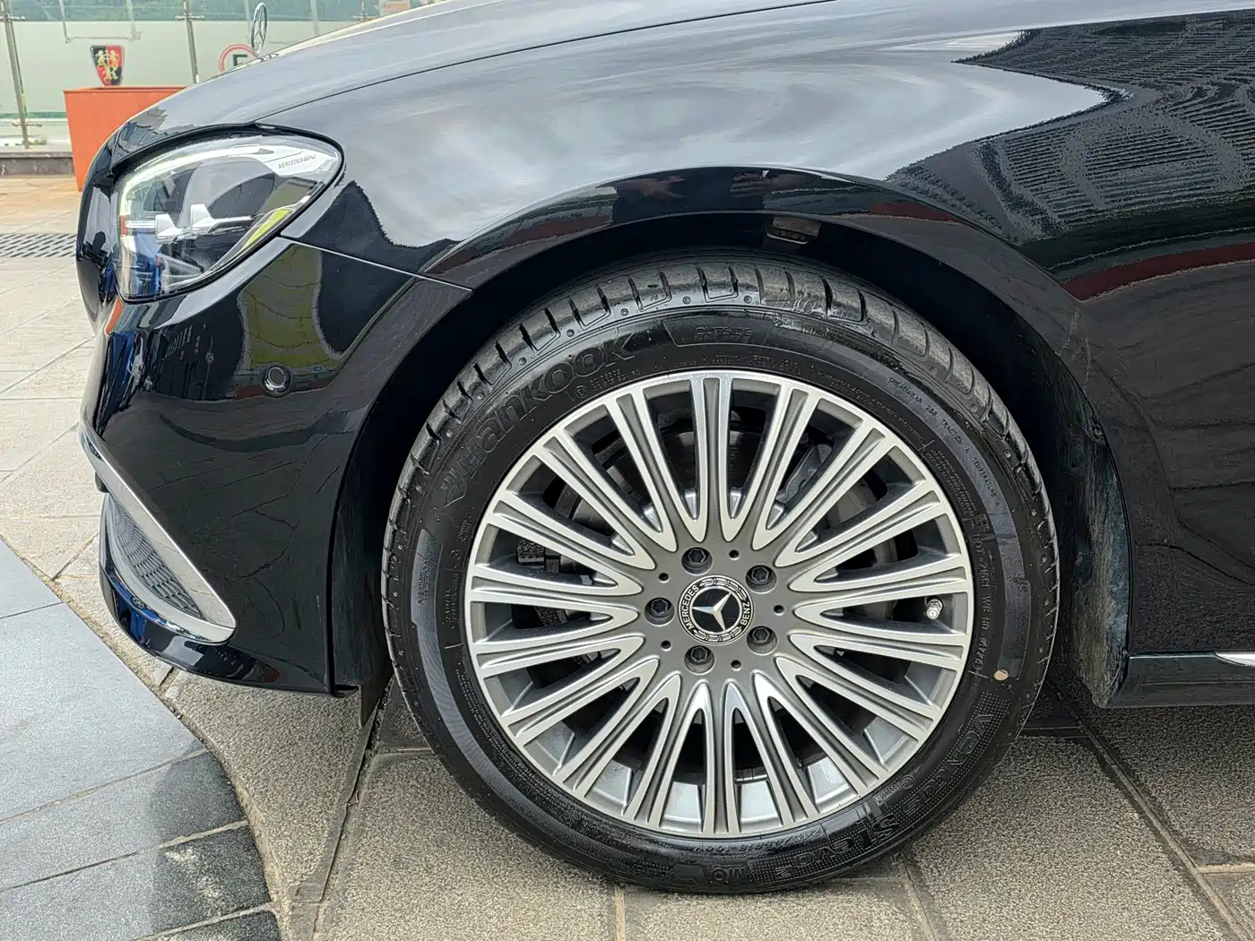 MERCEDES-BENZ E CLASS