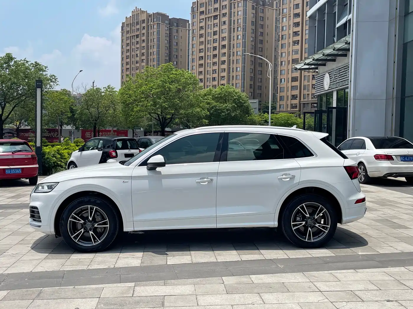 Audi Q5L 2020 Facelift 40 TFSI Honor Fashion фото 7