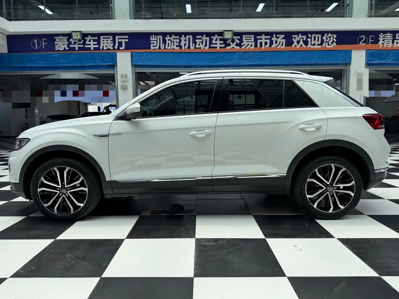 Volkswagen T-ROC 2022 280TSI DSG 2WD Comfort PLUS фото 4