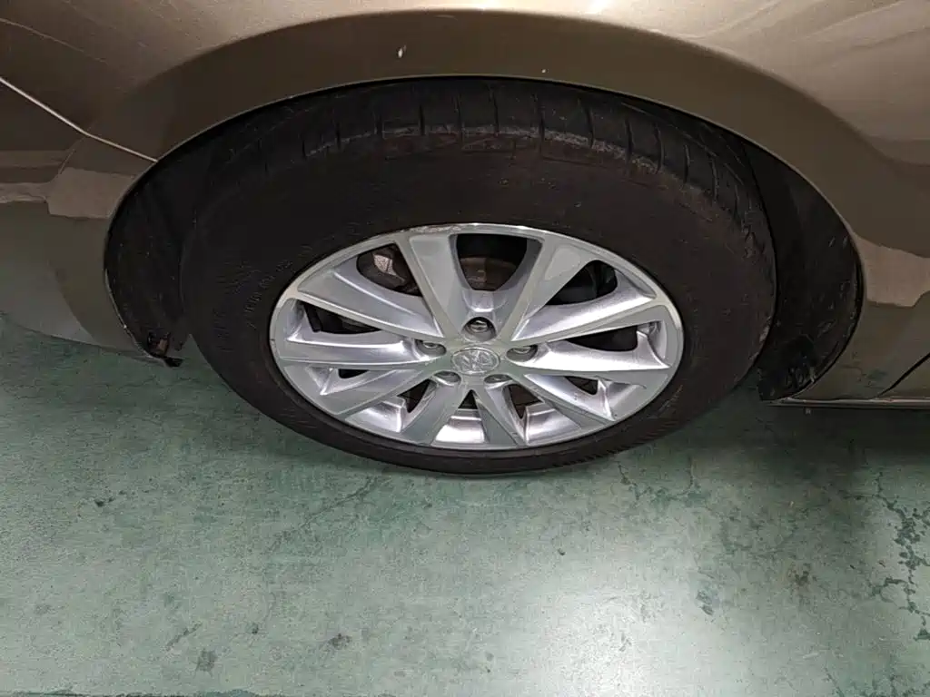 Photo 23 - Buick Verano
